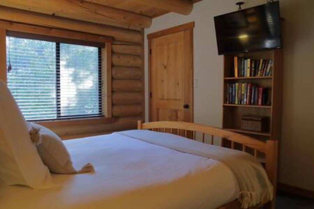 Eagles Nest - Natural Log Cabin With Guest House Idyllwild Esterno foto